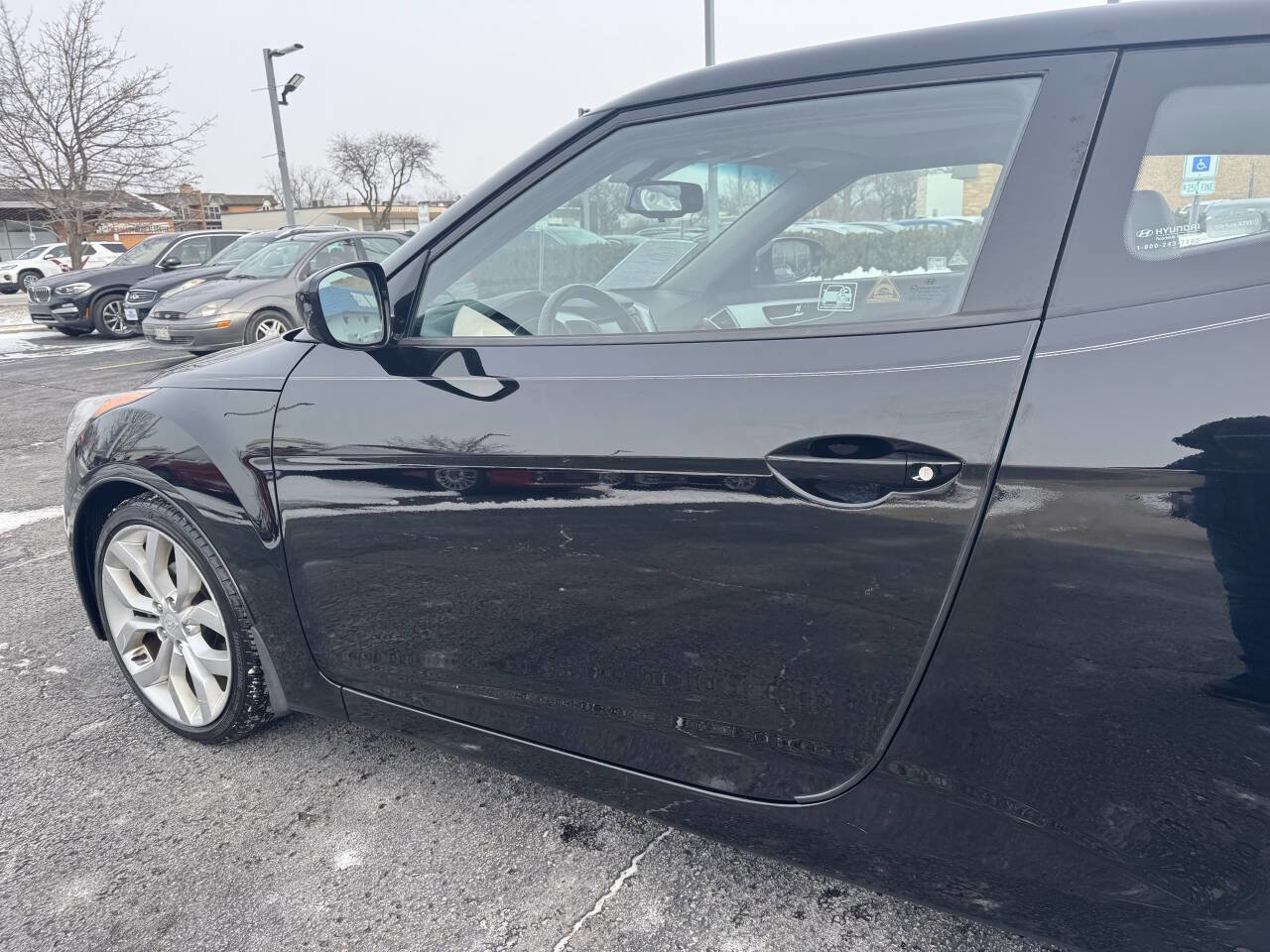 Used 2013 Hyundai Veloster w/ Style Pkg image 10