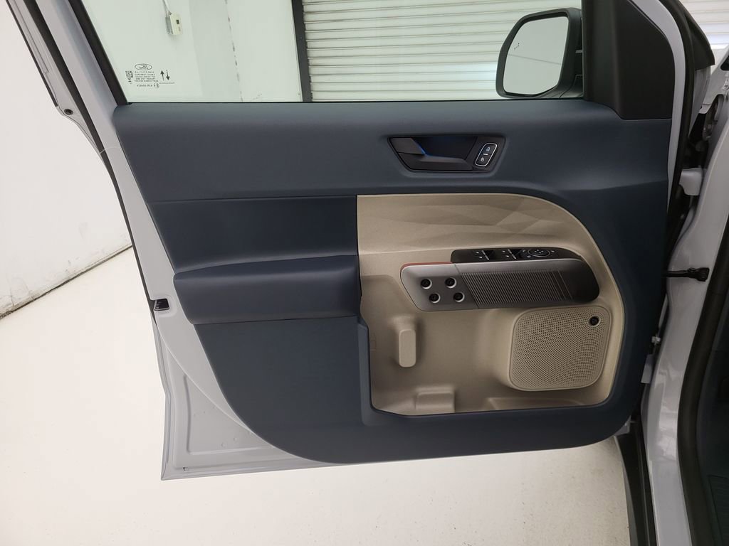 Used 2025 Ford Maverick Lariat w/ 4K Tow Package image 30