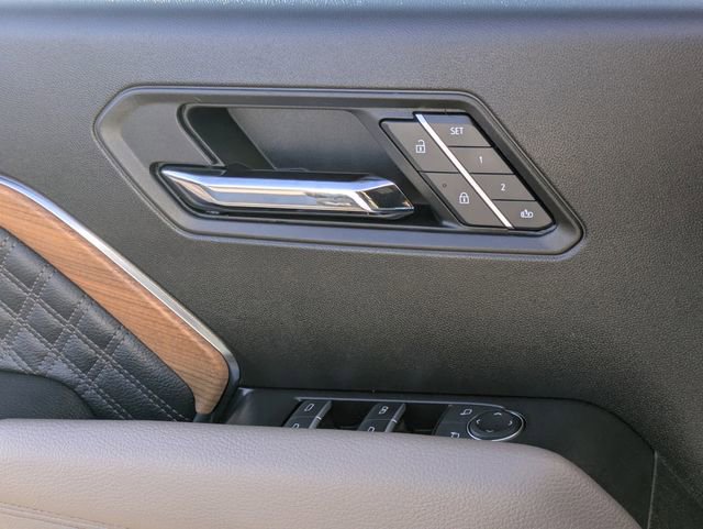 Used 2024 GMC Canyon Denali image 25