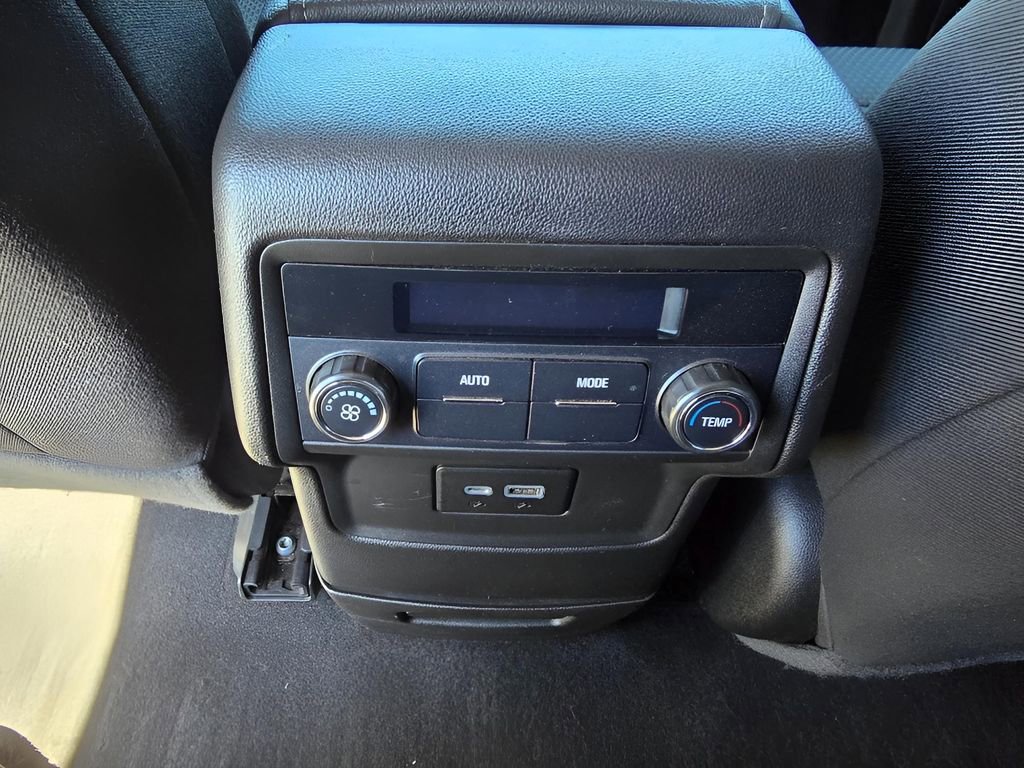 Used 2020 GMC Acadia SLE image 13