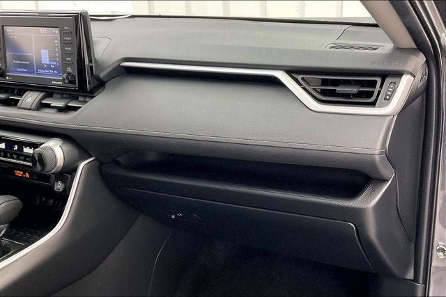 Used 2022 Toyota RAV4 LE AWD/4WD image 17