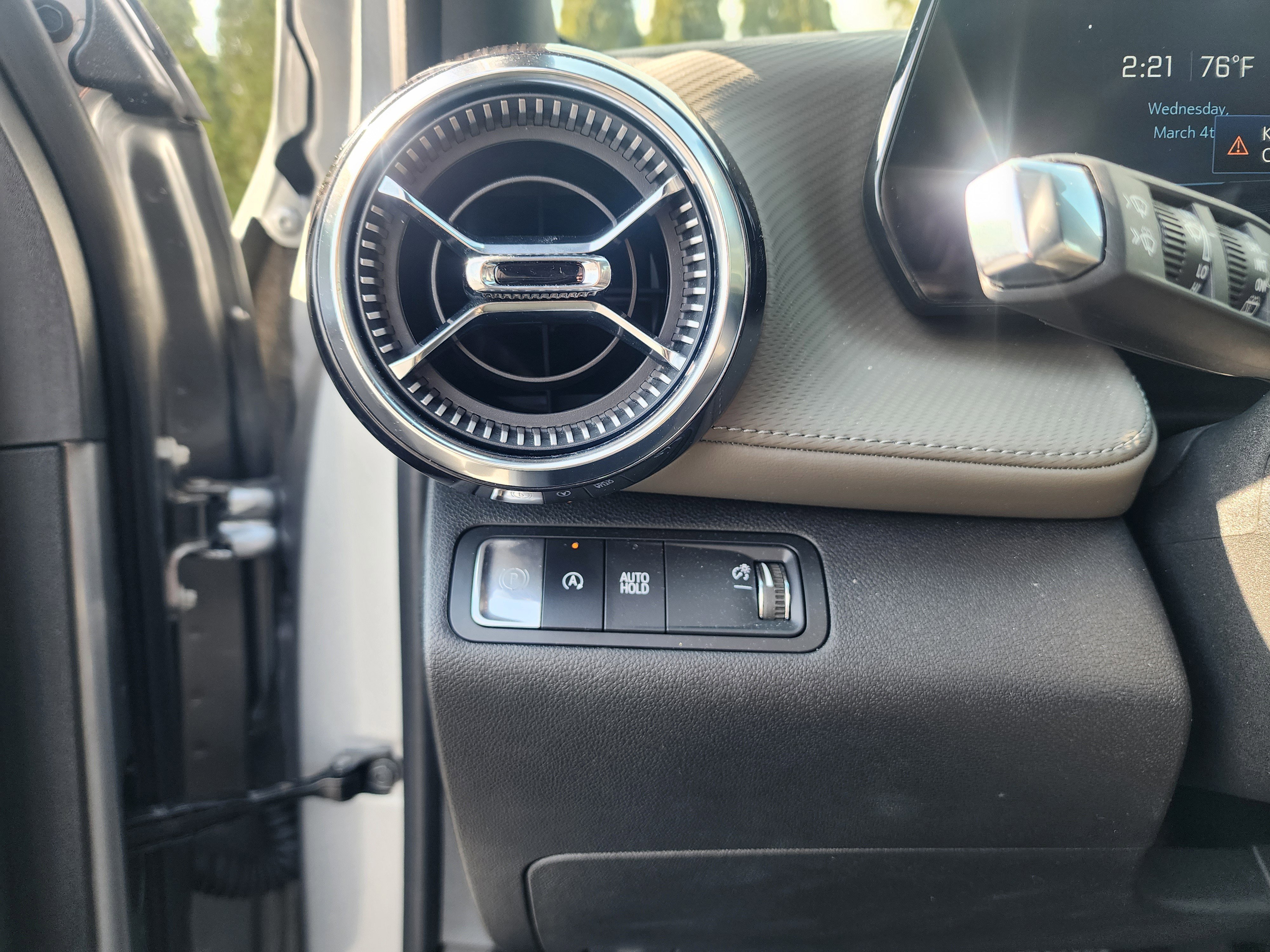 Used 2025 Chevrolet Equinox LT w/ Convenience Package II image 26