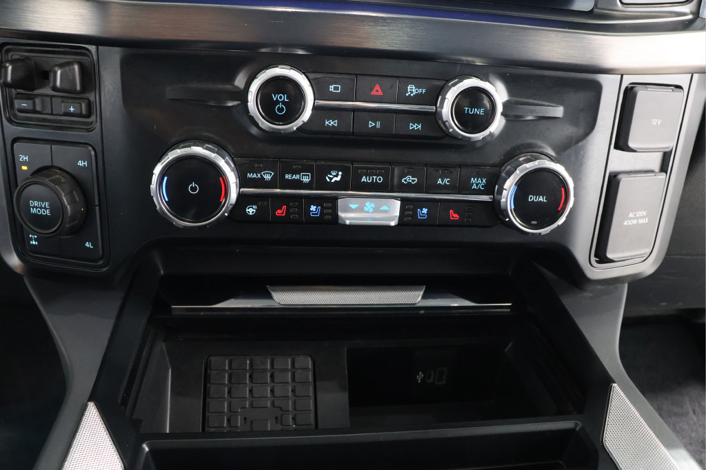 Used 2025 Ford F250 Lariat w/ Black Appearance Package AWD/4WD image 9