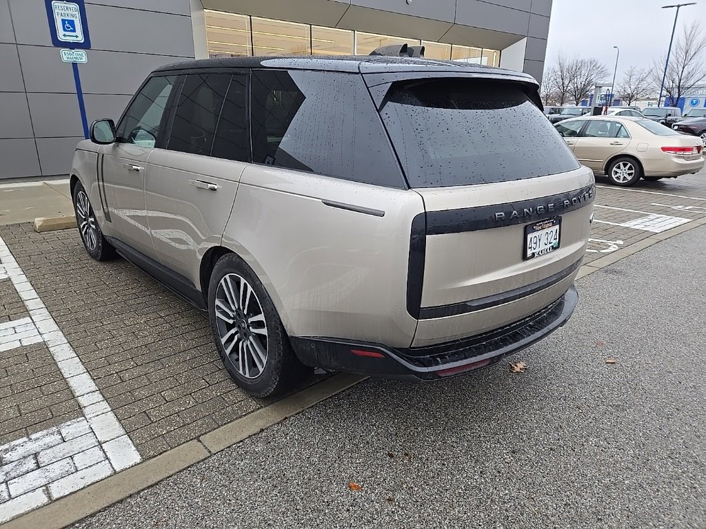 Used 2023 Land Rover Range Rover SE image 7