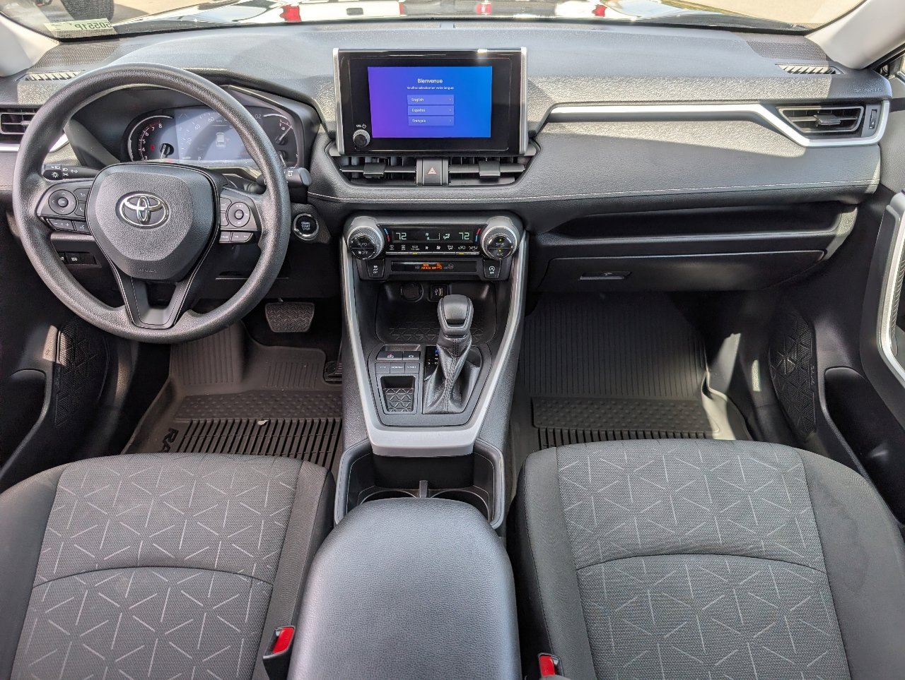 Used 2024 Toyota RAV4 XLE FWD image 4