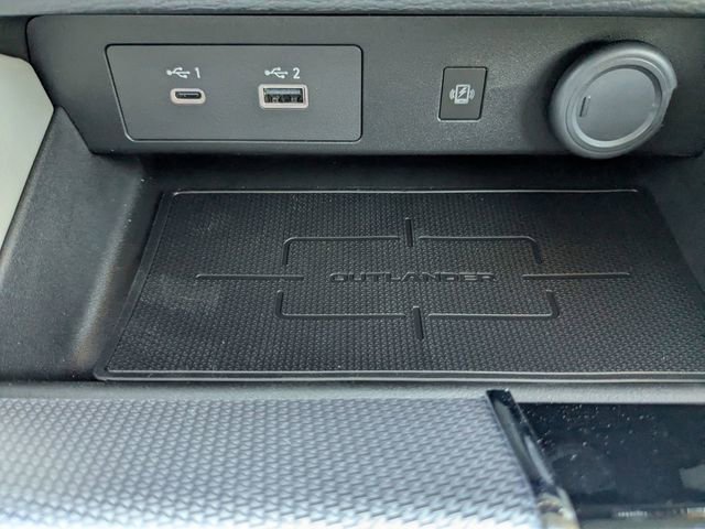 New 2025 Mitsubishi Outlander SEL image 21