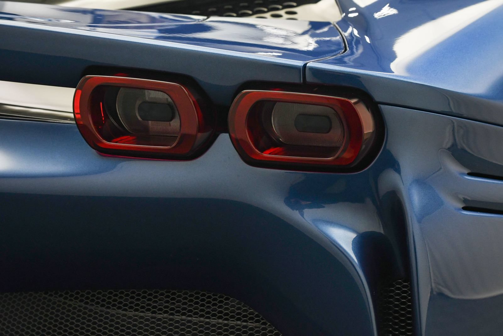 Used 2021 Ferrari SF90 Stradale AWD/4WD image 15