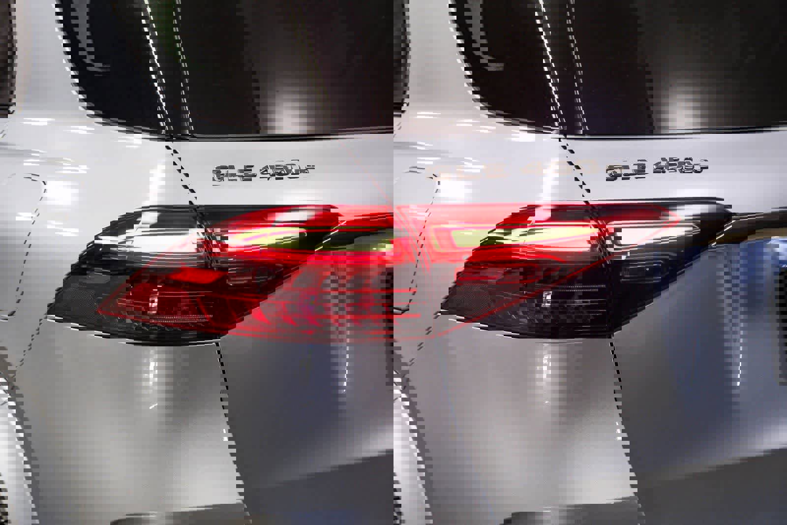 Used 2025 Mercedes-Benz GLE 450e 4MATIC image 7