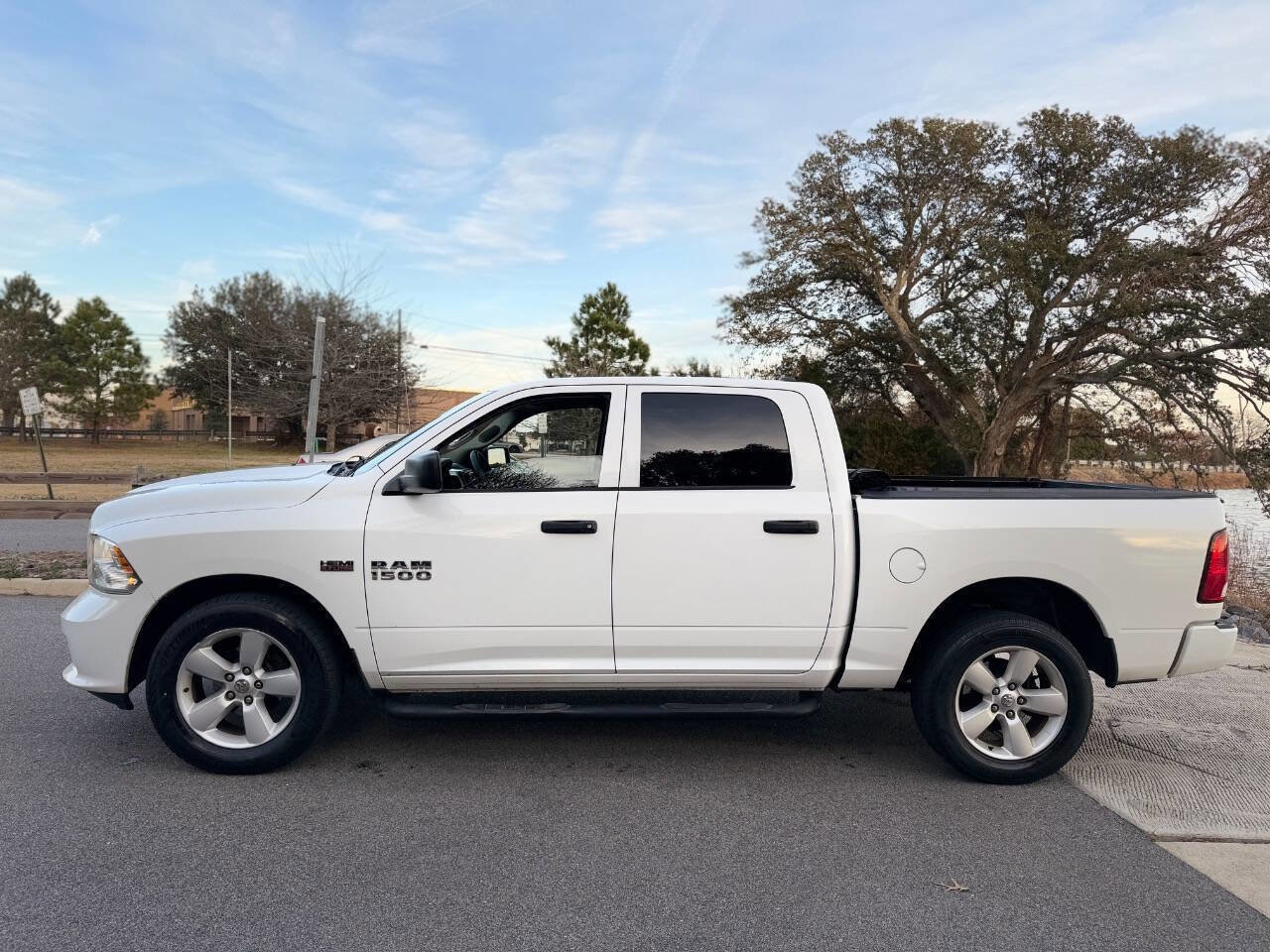 Used 2015 RAM 1500 Express AWD/4WD image 13