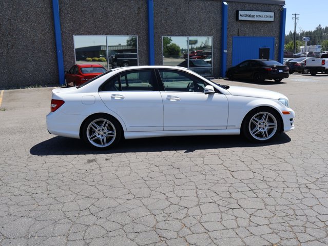 Used 2013 Mercedes-Benz C 300 4MATIC Sedan image 4