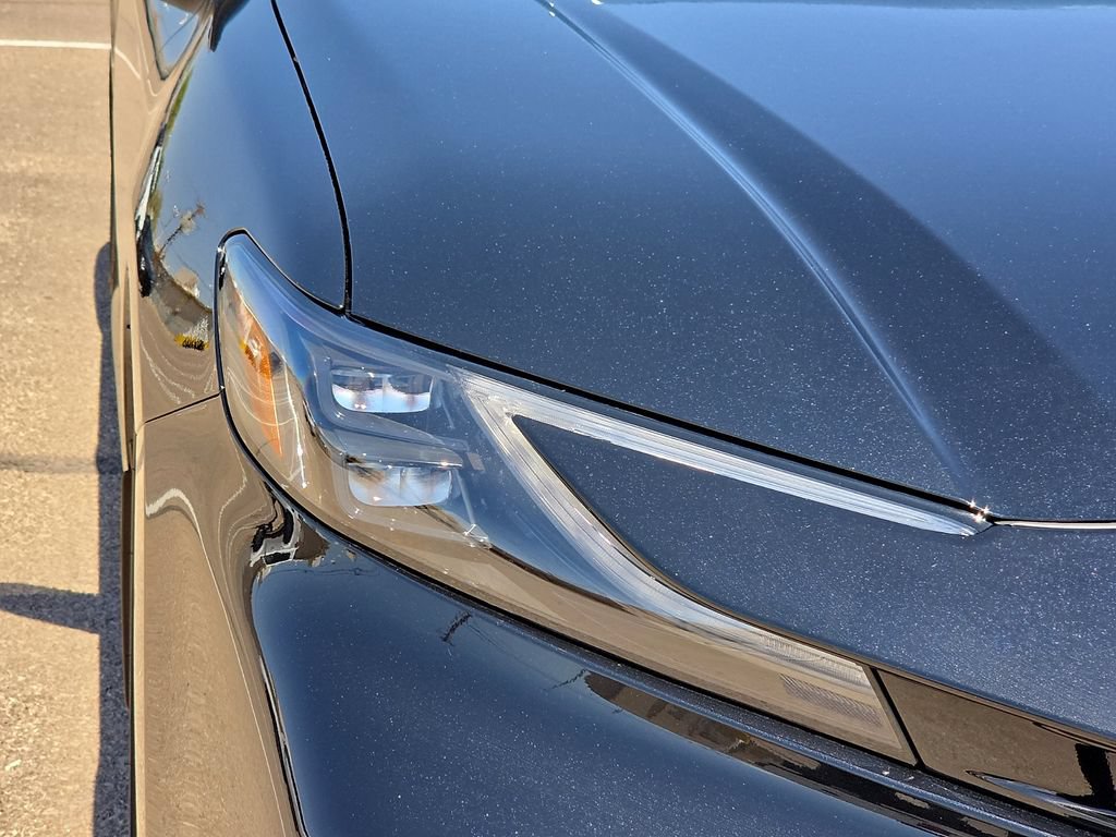 New 2026 Toyota Camry Hybrid FWD image 8