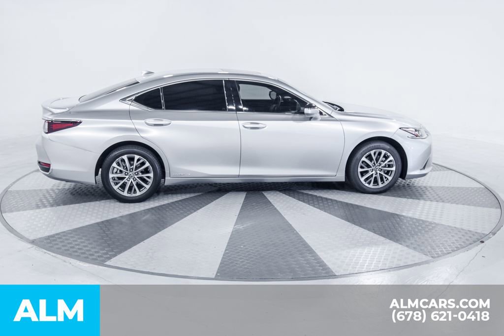 Used 2022 Lexus ES 300h w/ Accessory Package image 12