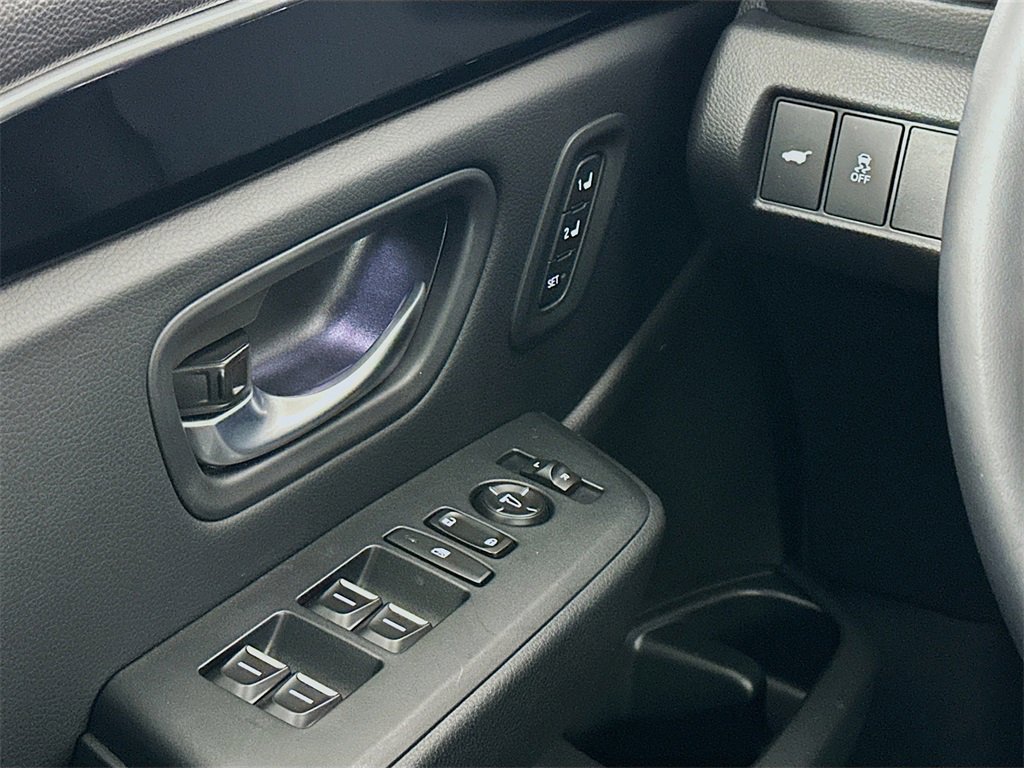 Certified 2025 Honda Pilot Touring image 17