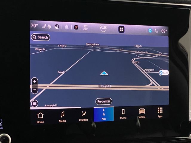 Used 2023 Jeep Wagoneer L Series III w/ Preferred Equipment Group image 9