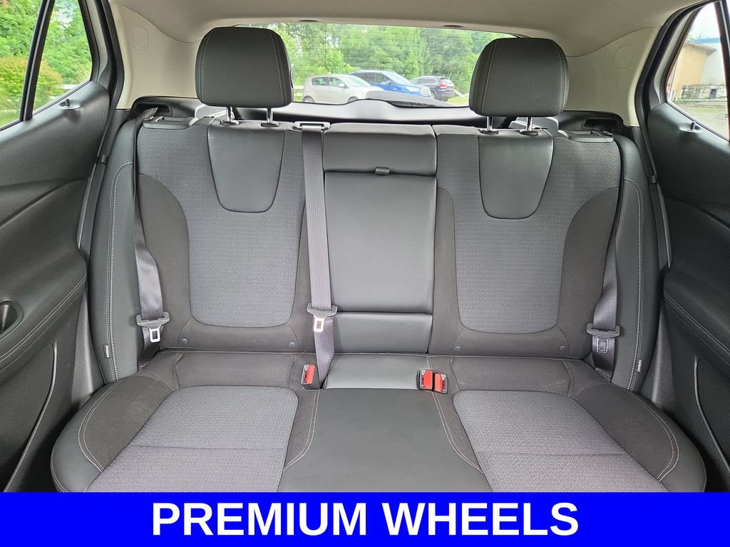 Used 2021 Buick Encore GX Select w/ Advanced Technology Package AWD/4WD image 10
