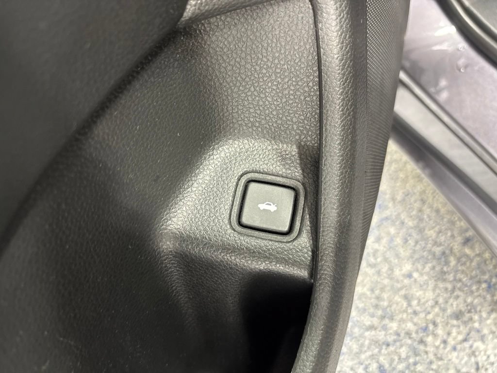 Used 2018 Honda Accord LX image 31