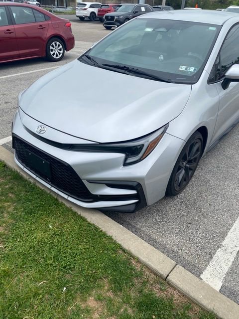 Used 2023 Toyota Corolla SE FWD image 3