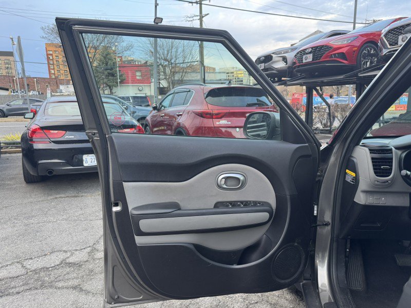 Used 2019 Kia Soul w/ Convenience Package FWD image 10