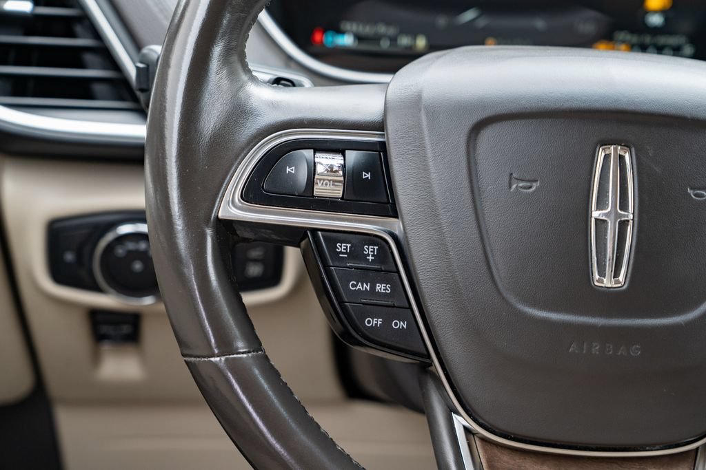 Used 2019 Lincoln Nautilus Reserve w/ Cargo Utility Package AWD/4WD image 13
