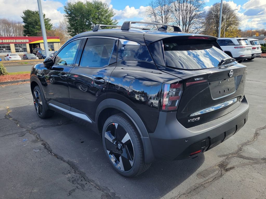 New 2026 Nissan Kicks SR w/ Cold Weather Package AWD/4WD image 8