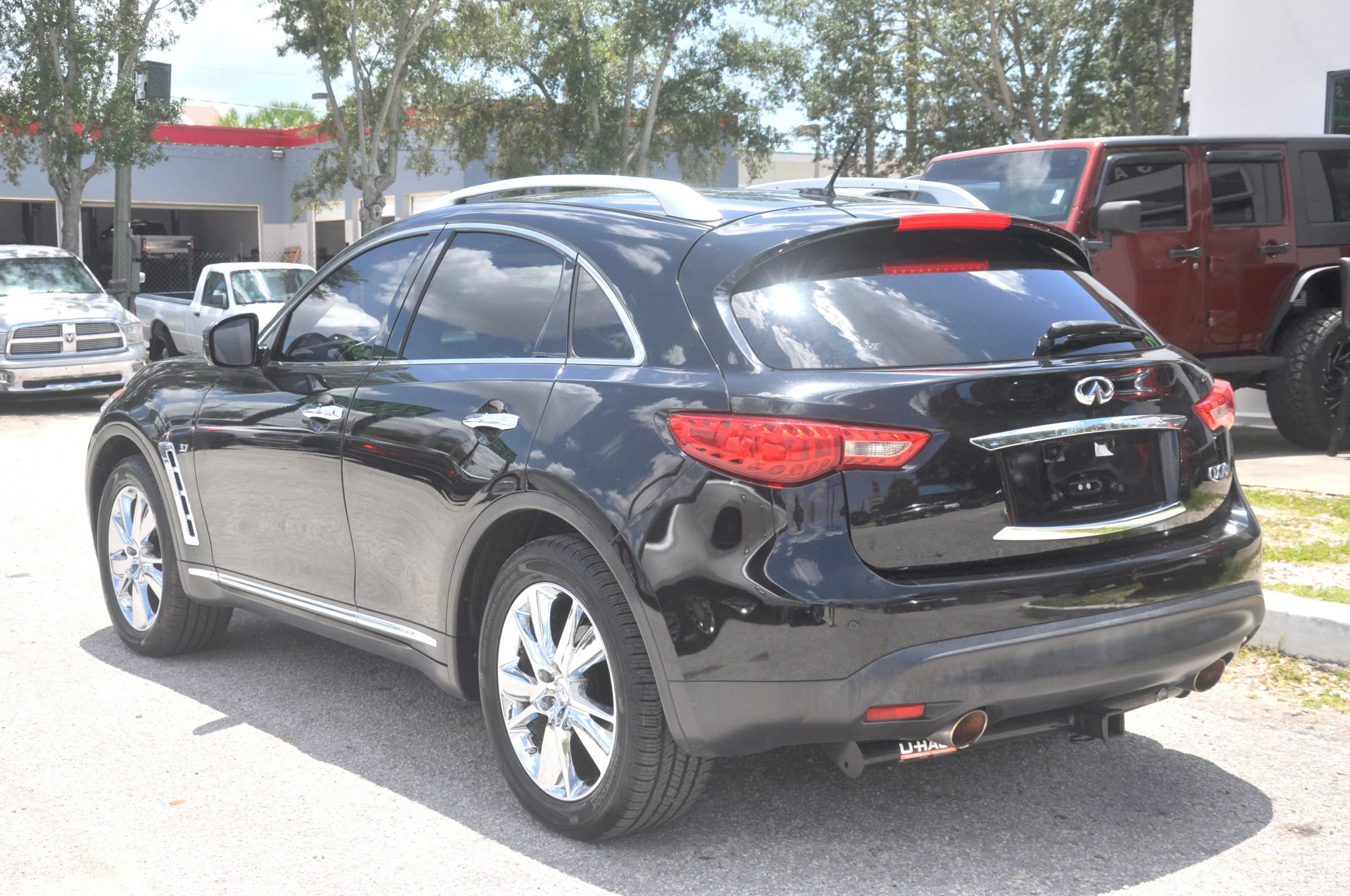 Used 2014 INFINITI QX70 AWD w/ Premium Package image 19