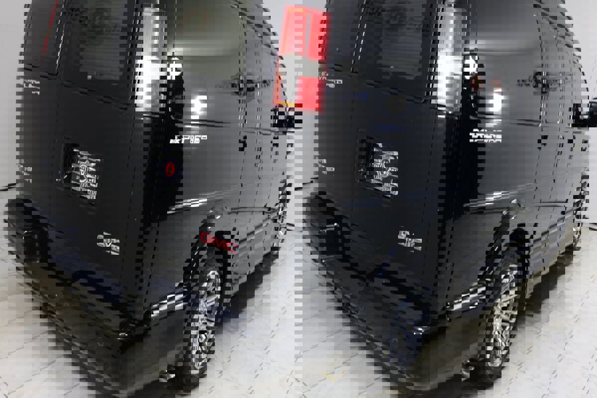 Used 2016 GMC Savana 2500 image 39