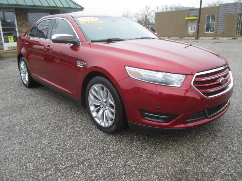 Used 2013 Ford Taurus Limited FWD image 2
