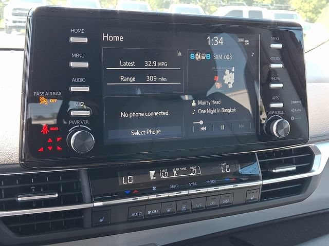 Used 2024 Toyota Sienna XLE FWD image 17