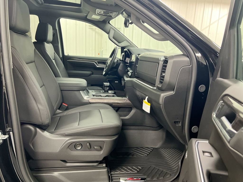 New 2026 Chevrolet Silverado 1500 LTZ w/ Technology Package AWD/4WD image 23
