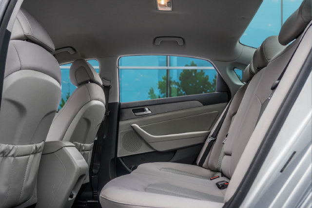 Used 2015 Hyundai Sonata SE w/ Option Group 09 FWD image 19