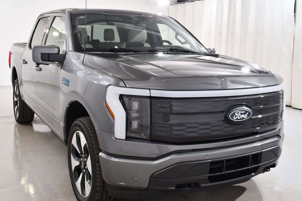 Used 2025 Ford F150 Lightning Platinum AWD/4WD image 4