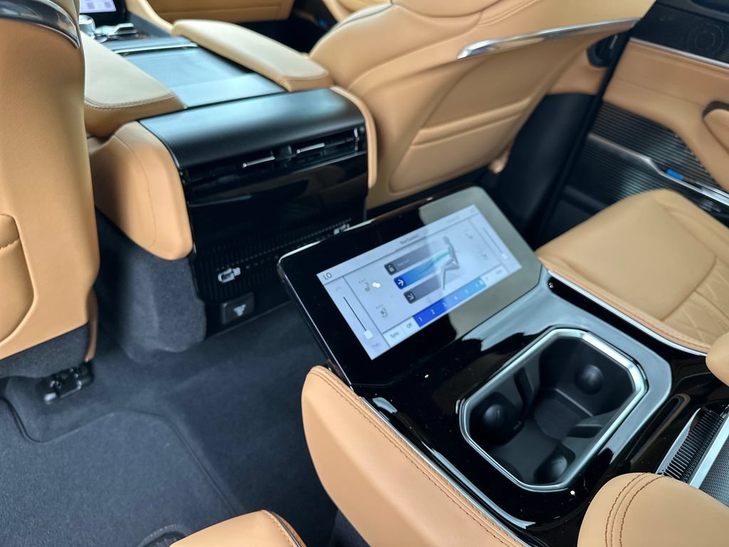 New 2026 Jeep Grand Wagoneer Summit AWD/4WD image 32