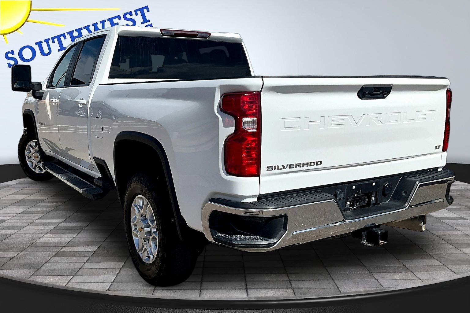 Used 2025 Chevrolet Silverado 2500 LT AWD/4WD image 5