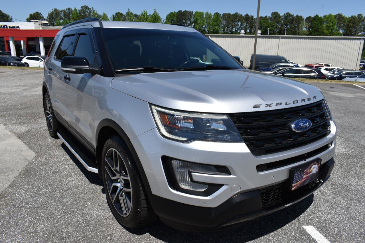 Used 2017 Ford Explorer Sport w/ Equipment Group 401A AWD/4WD image 4