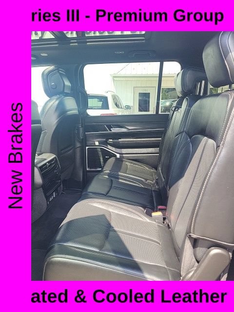 Used 2023 Jeep Wagoneer Series III w/ Premium Group I AWD/4WD image 17