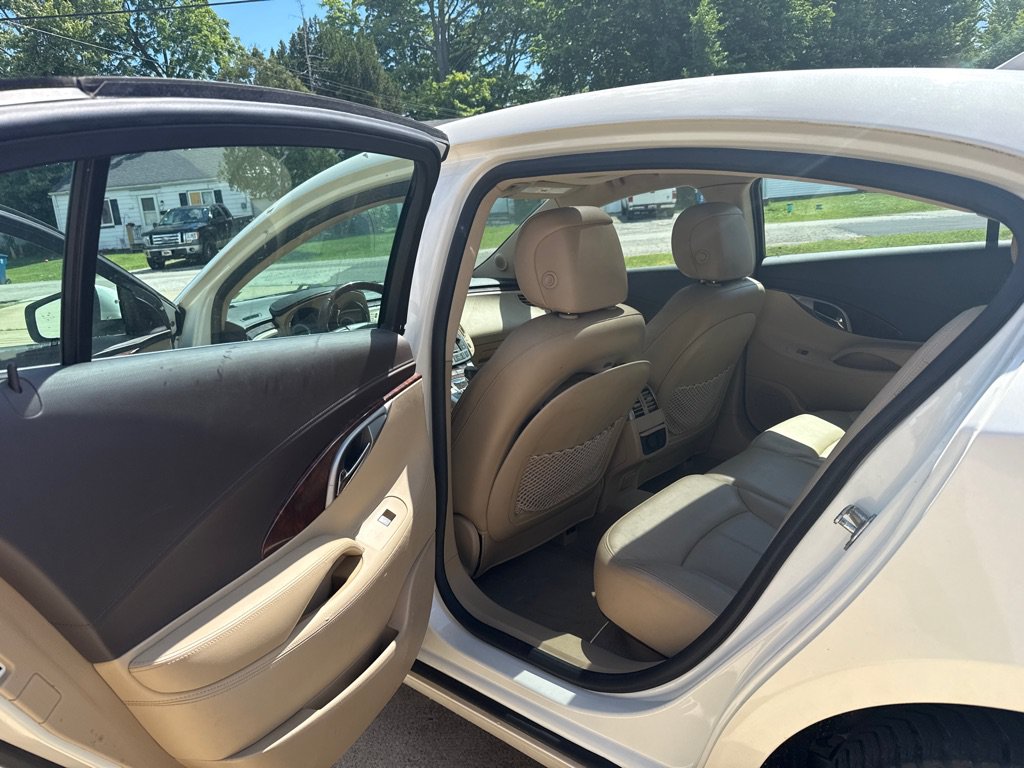 Used 2011 Buick LaCrosse CXS FWD image 12