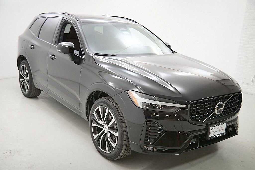 Used 2023 Volvo XC60 B5 Plus w/ Climate Package image 4