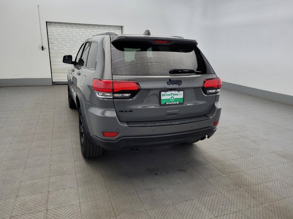Used 2019 Jeep Grand Cherokee Laredo image 6