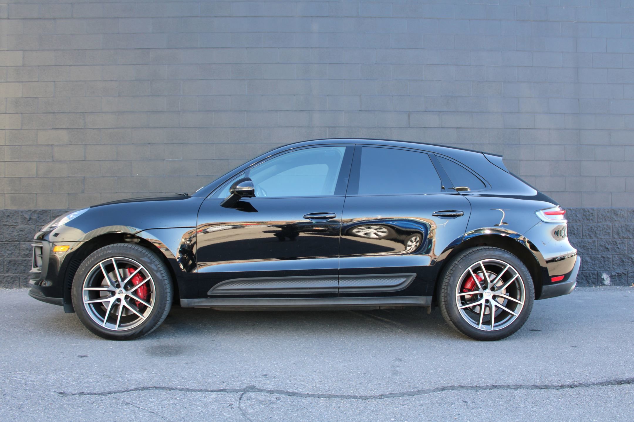 Certified 2023 Porsche Macan S image 2