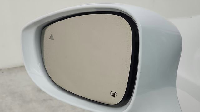 Used 2022 Chrysler Pacifica Touring-L image 18