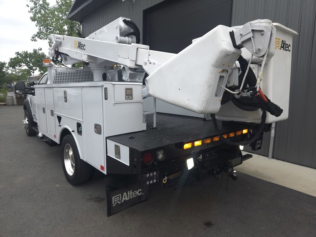 Used 2017 Ford F550 image 4