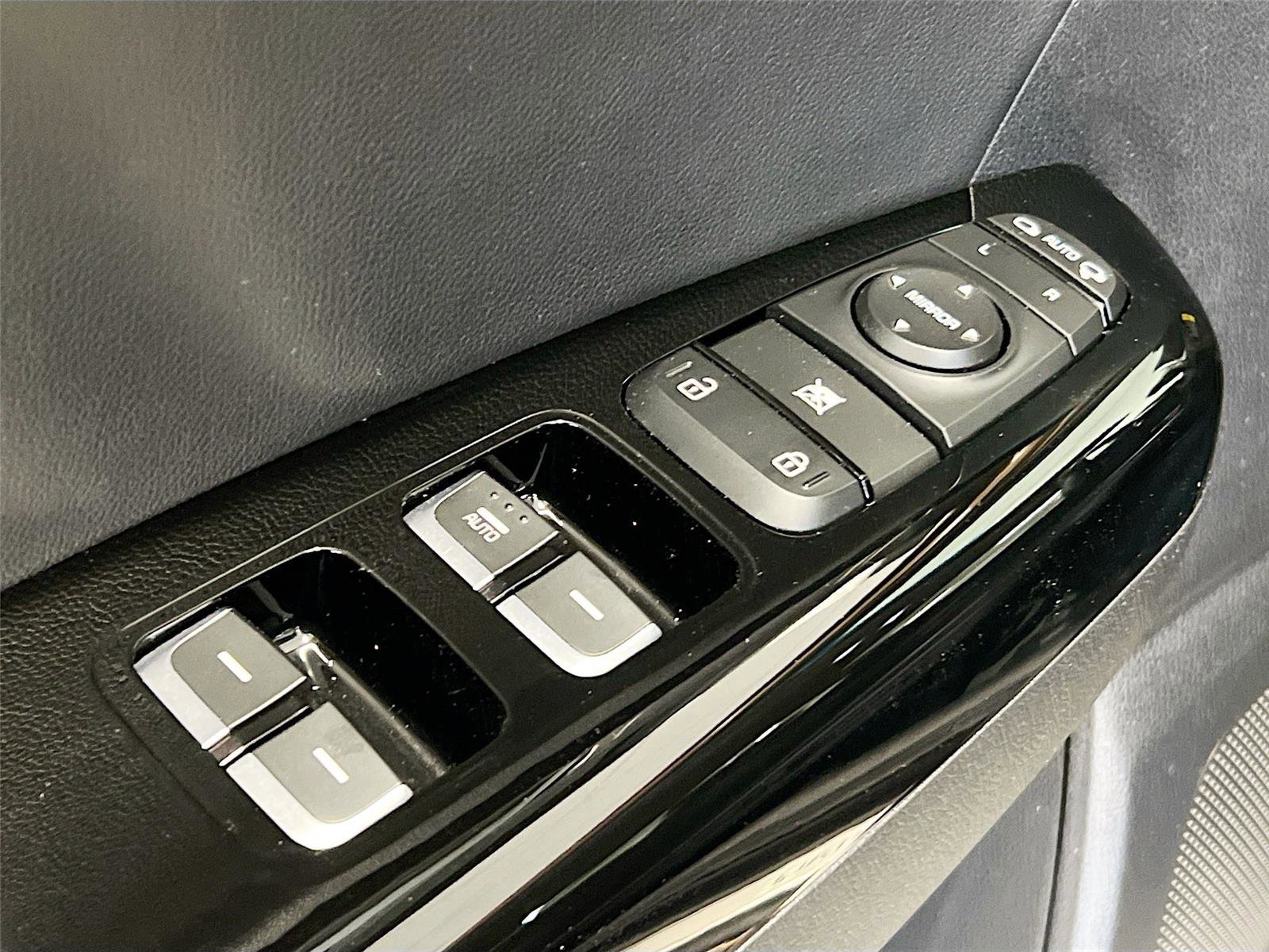 Used 2017 Kia Sportage SX image 21