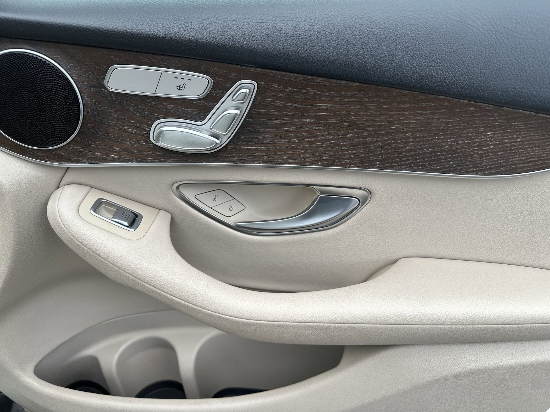 Used 2019 Mercedes-Benz GLC 300 image 25