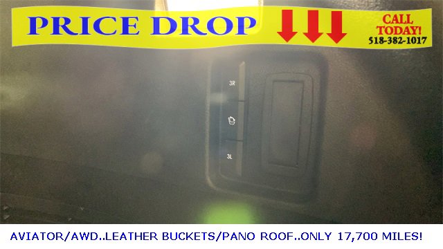 Used 2023 Lincoln Aviator AWD w/ Premium Package image 21