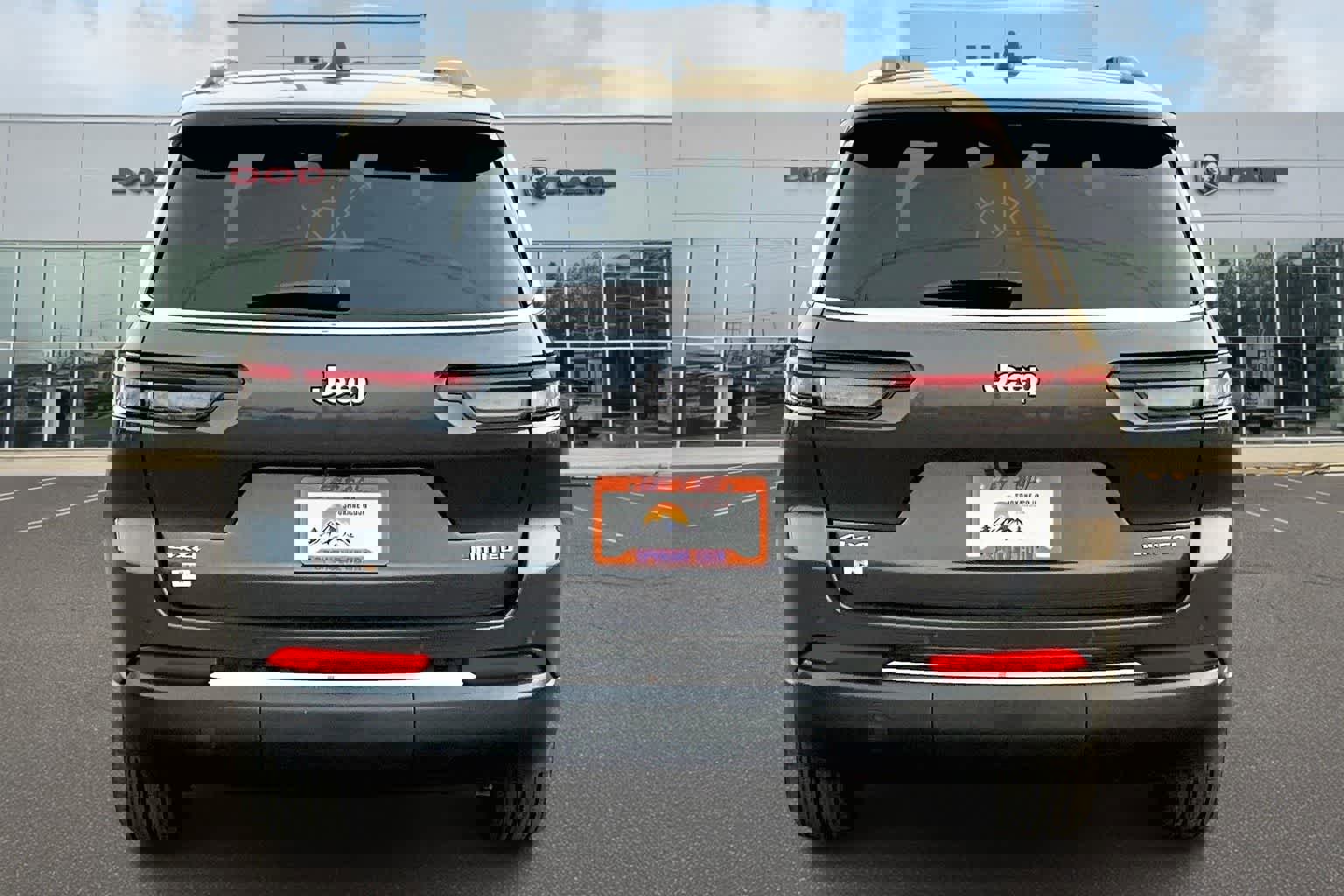 New 2025 Jeep Grand Cherokee L Limited w/ Luxury Tech Group II image 5