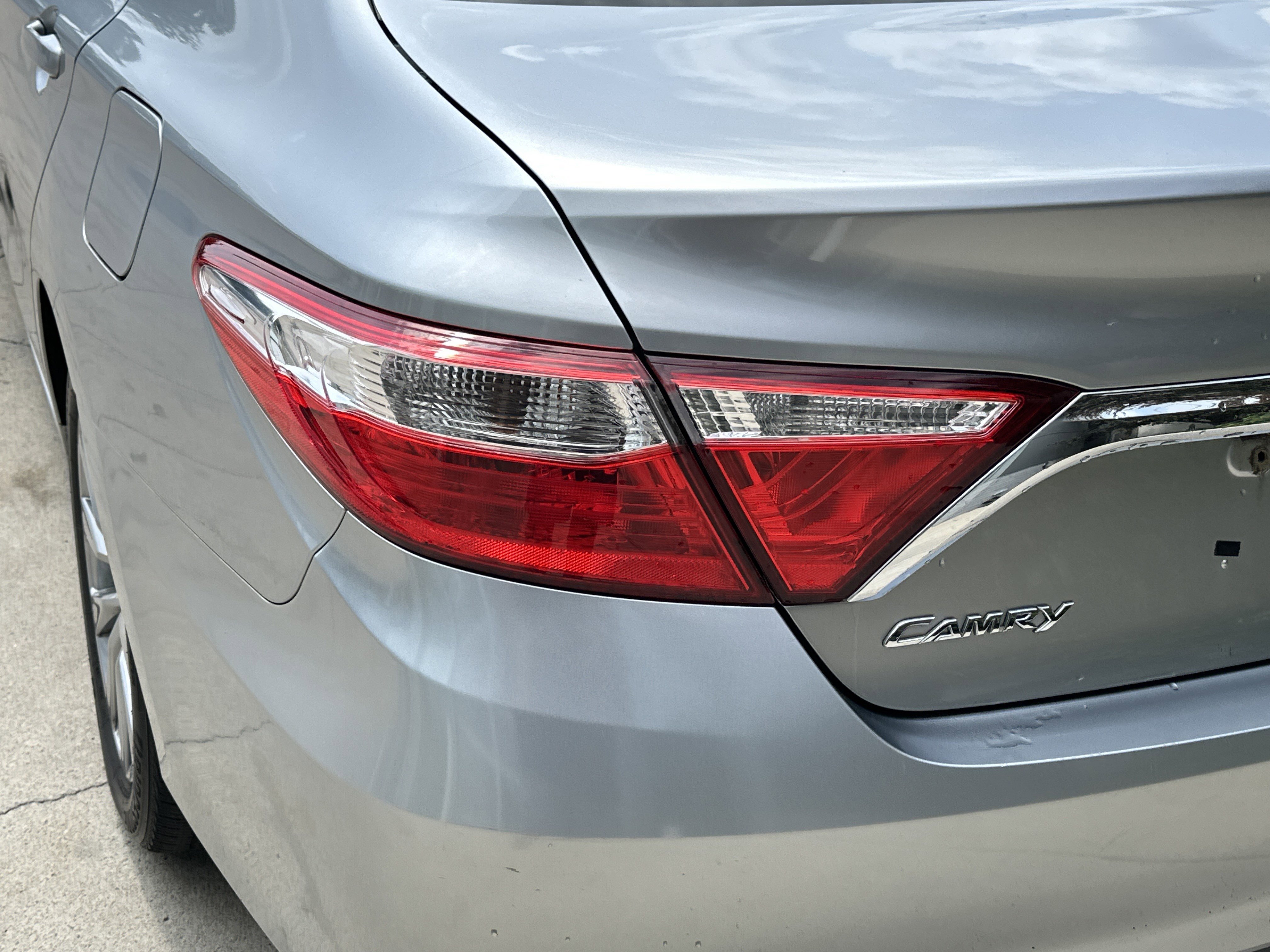 Used 2017 Toyota Camry XLE FWD image 12