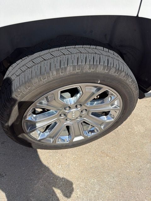 Used 2018 GMC Yukon Denali w/ Open Road Package AWD/4WD image 13