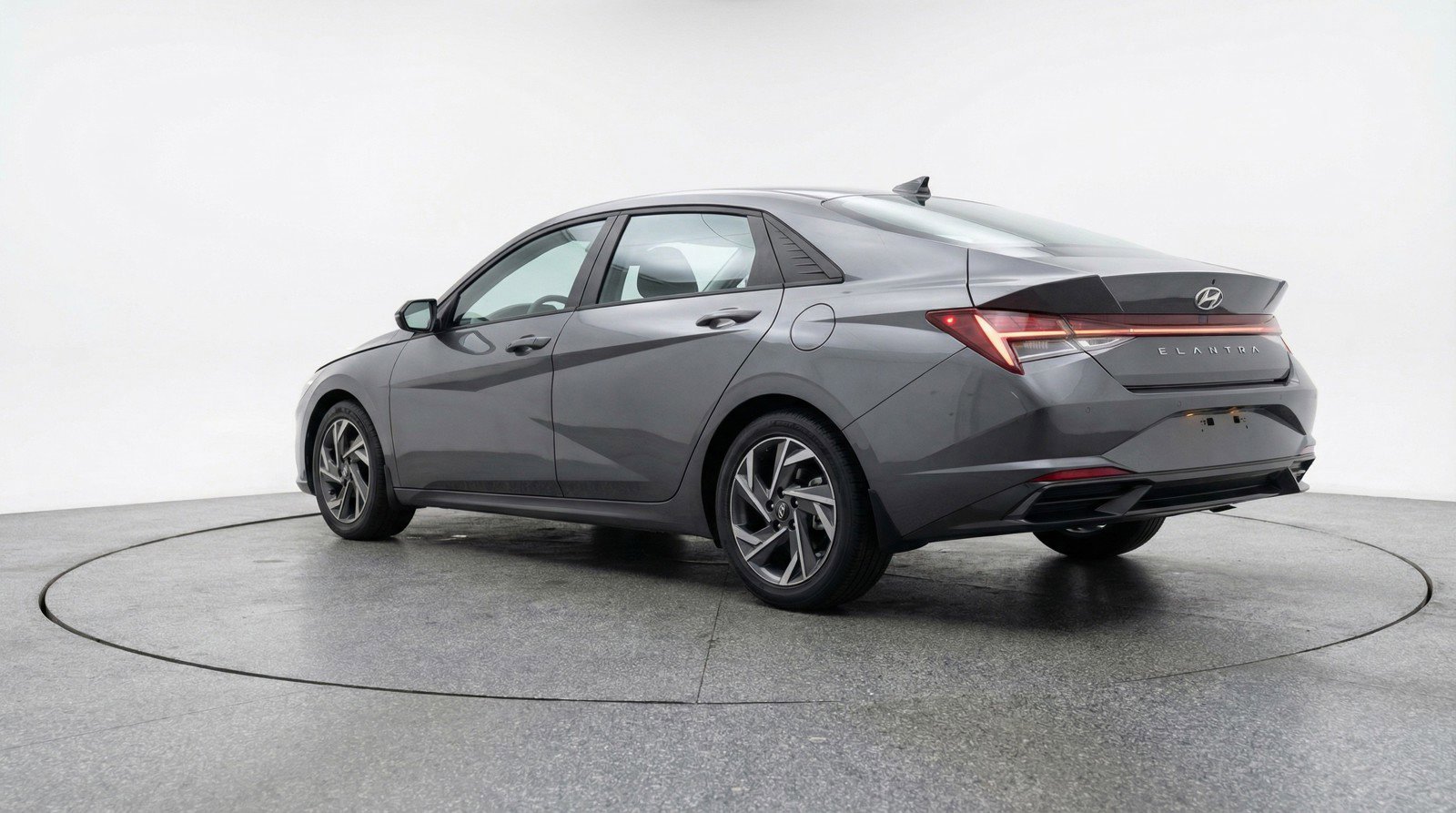 Used 2025 Hyundai Elantra SEL image 6