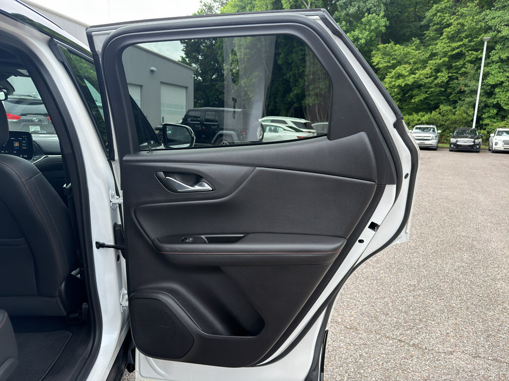 Used 2023 Chevrolet Blazer RS FWD image 16
