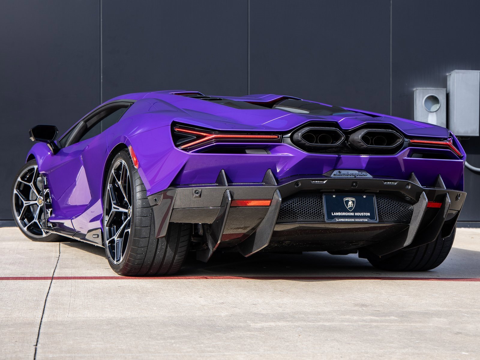 Used 2024 Lamborghini Revuelto image 7